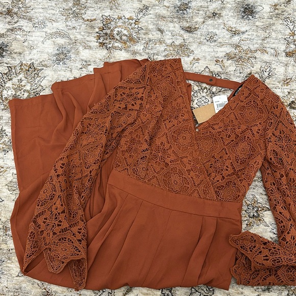 Brand new jumpsuit with lace top and wide leg bottom - Picture 3 of 5